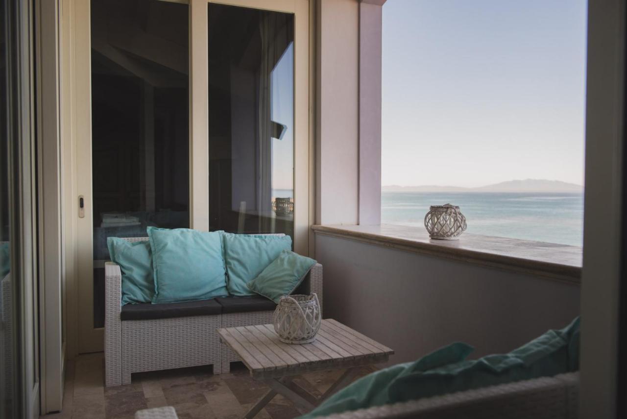 Villa Lilla Sulla Spiaggia Di San Vincenzo Luxury ภายนอก รูปภาพ