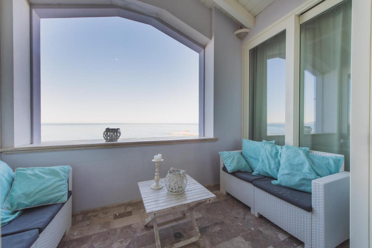 Villa Lilla Sulla Spiaggia Di San Vincenzo Luxury ภายนอก รูปภาพ