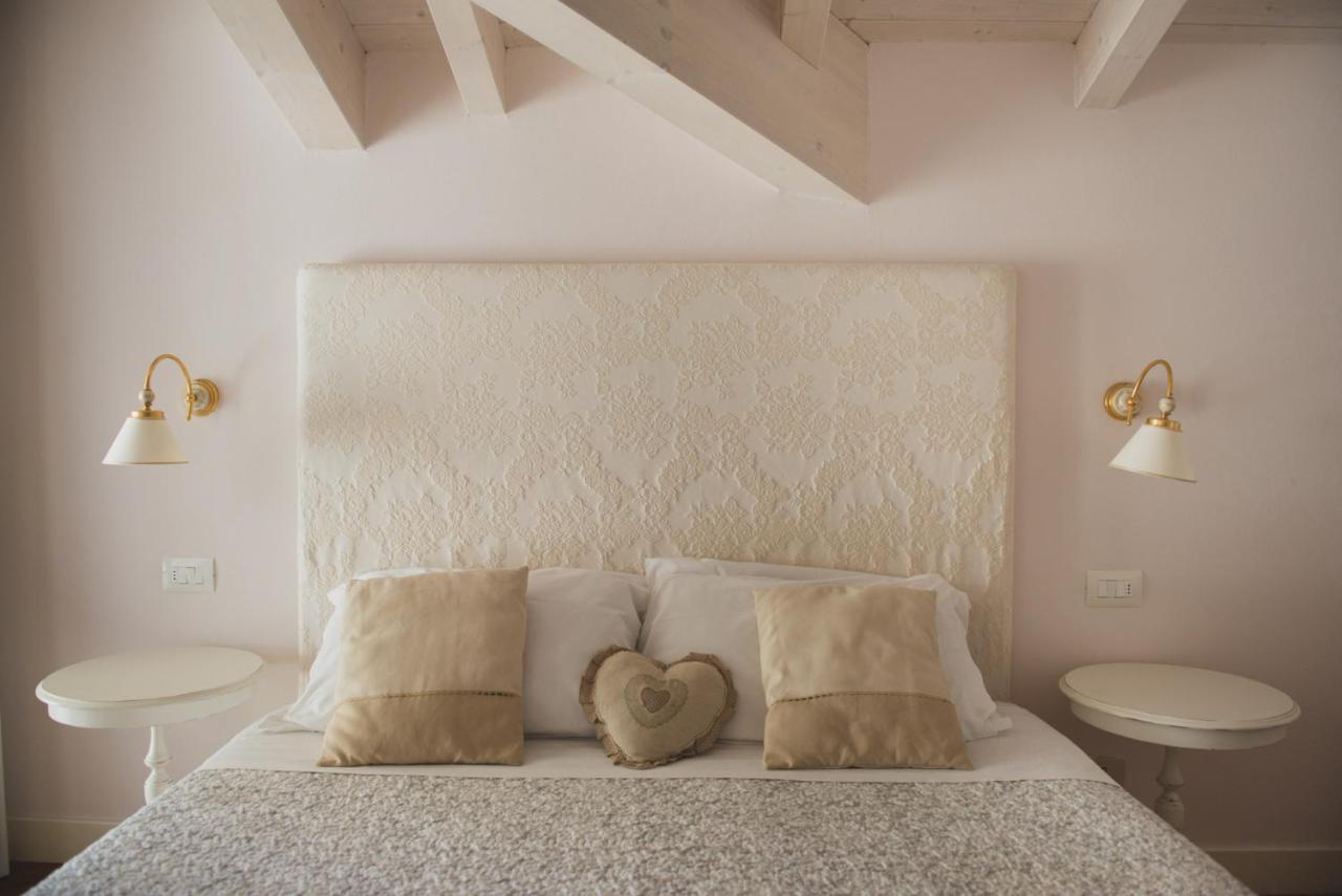 Villa Lilla Sulla Spiaggia Di San Vincenzo Luxury ภายนอก รูปภาพ