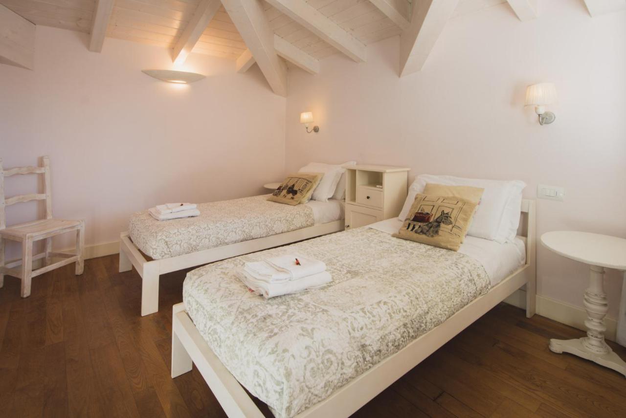 Villa Lilla Sulla Spiaggia Di San Vincenzo Luxury ภายนอก รูปภาพ