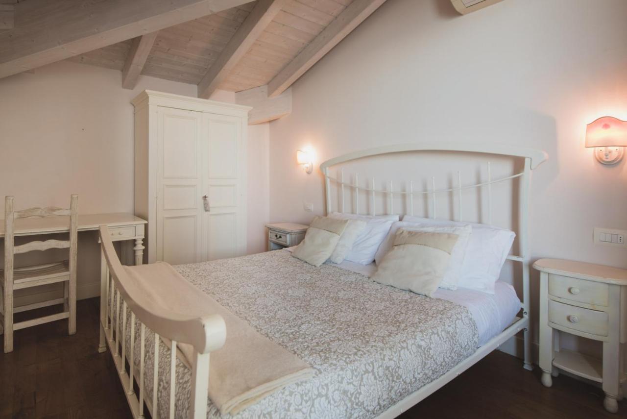 Villa Lilla Sulla Spiaggia Di San Vincenzo Luxury ภายนอก รูปภาพ