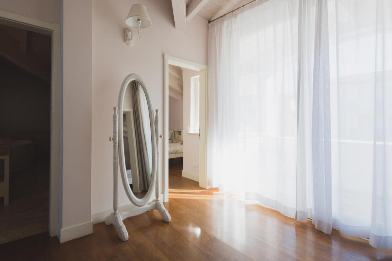 Villa Lilla Sulla Spiaggia Di San Vincenzo Luxury ภายนอก รูปภาพ
